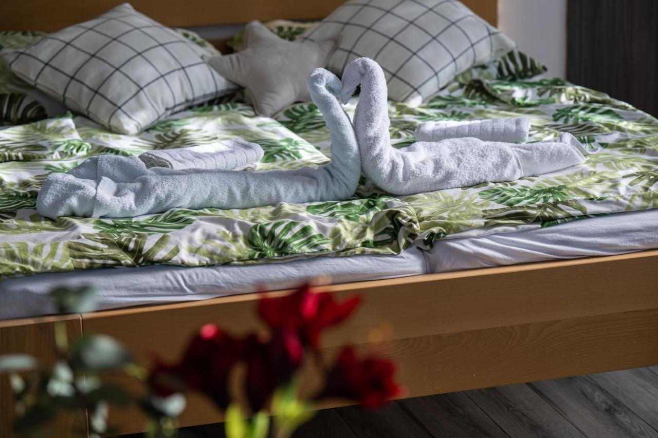 Atelier Lanna Bed & Breakfast เชสเกบูดิเยโจวิตเซ ภายนอก รูปภาพ